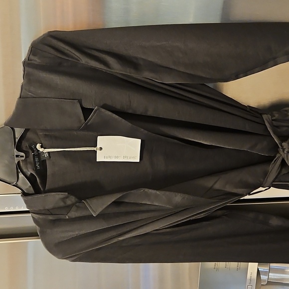 💕BAREFOOT DREAMS💕 Washed Satin Notch Collar Robe ~ Black Large L NWT - Picture 9 of 14